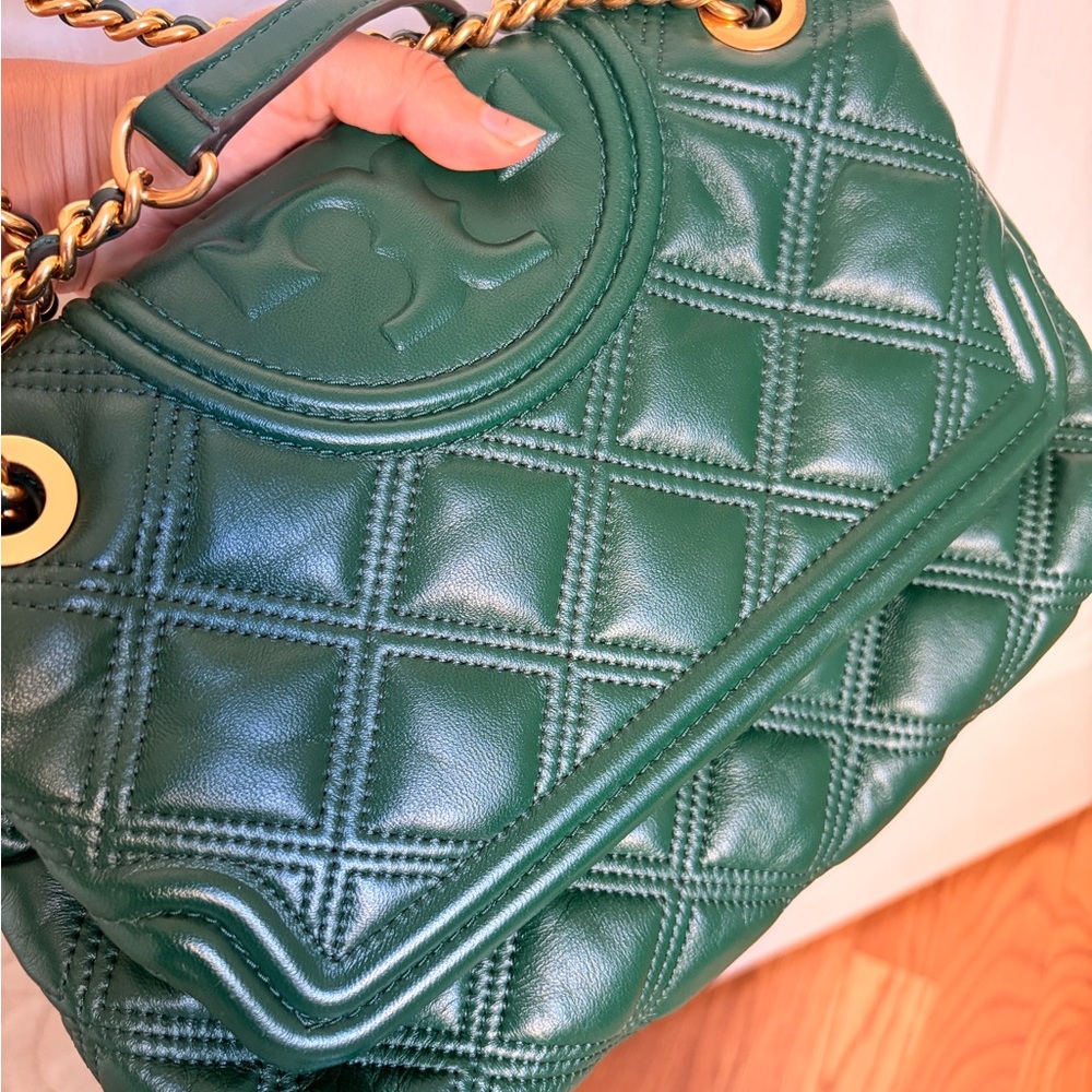 Tory Burch Green Quilted Shoulder Bag - Picture 2 of 9